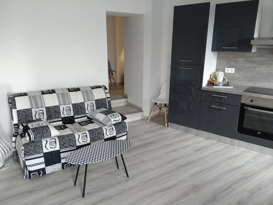 Apartment T2 Neuf ,calme Confort. *